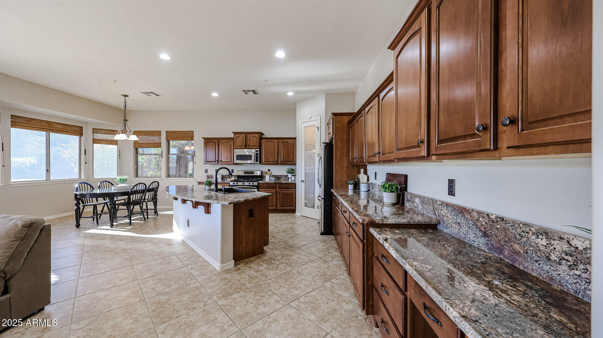 18391 Verdin Road Goodyear, AZ 85338 - Photo 22 of 94 Built-in Desk Area