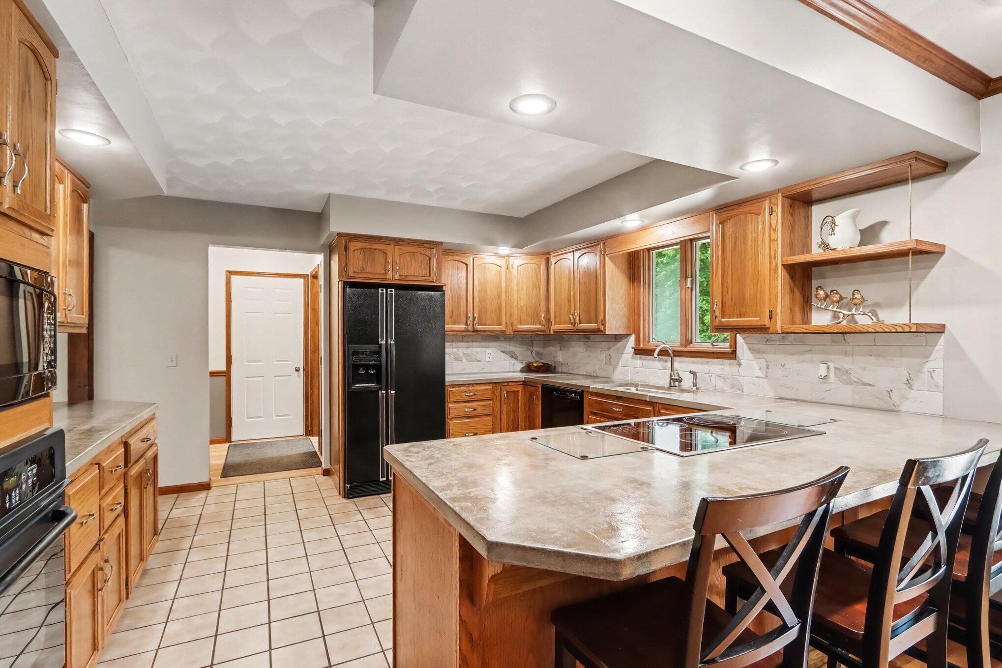 604 Flower Street Three Rivers, MI 49093 - Photo 6 of 39 005_file_8936