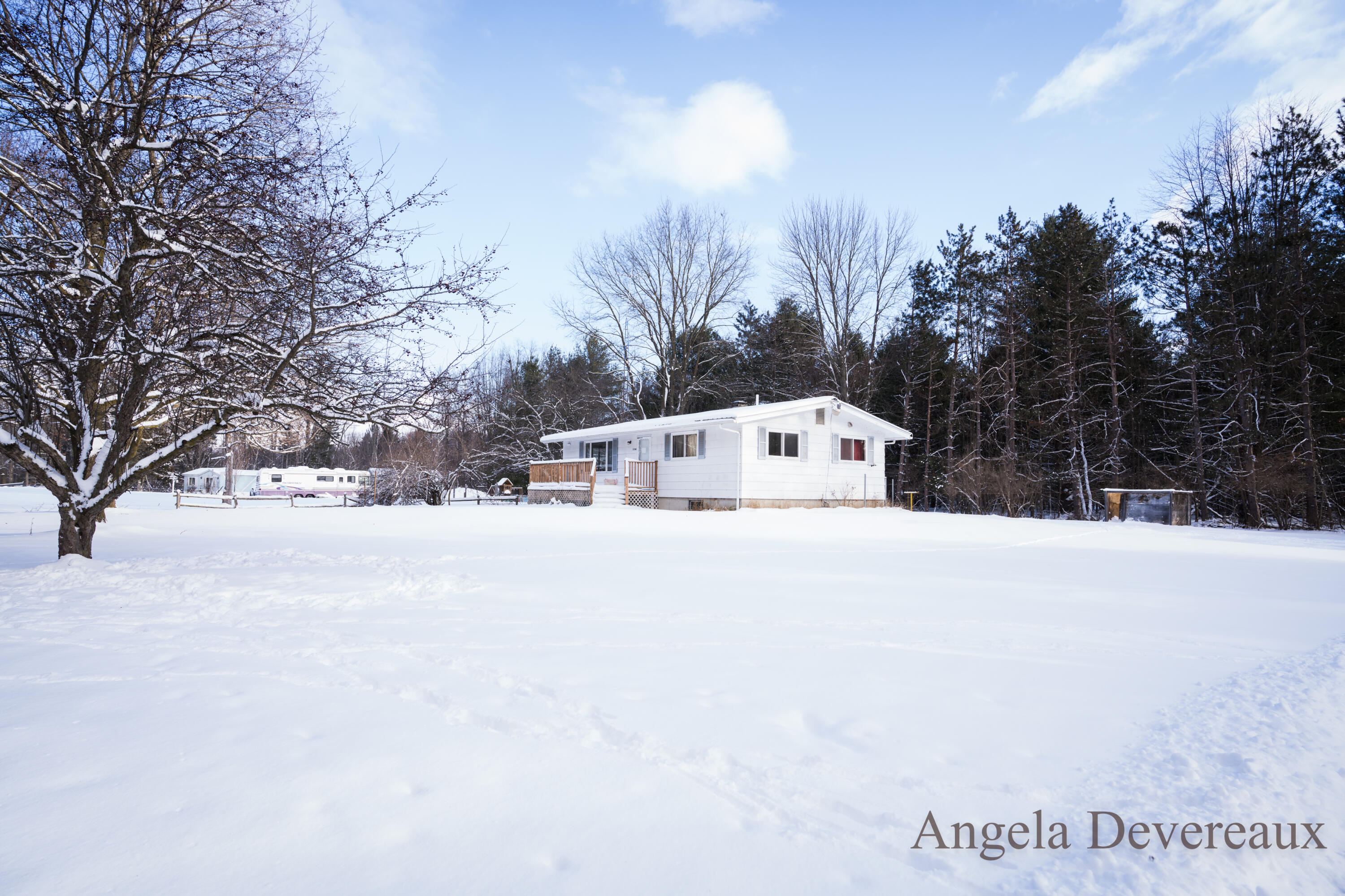 6040 North Hillman Road Six Lakes, MI 48886 - Photo 4 of 35 DSC07739