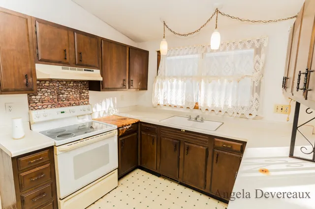 $189,000 | 6040 North Hillman Road, Six Lakes, MI 48886