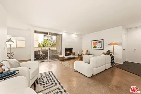 $3,750 | 8401 Fountain Avenue, Unit 13, West Hollywood, CA 90069