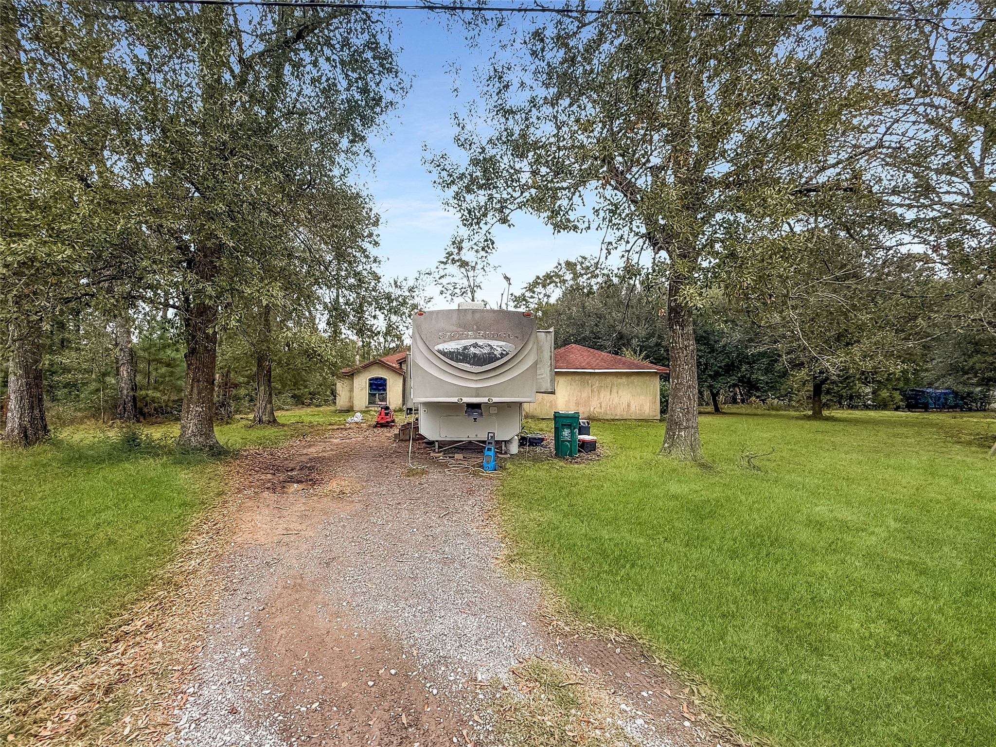 4585 Eaves Road Vidor, TX 77662 - Photo 6 of 7 a view of a house with backyard and garden