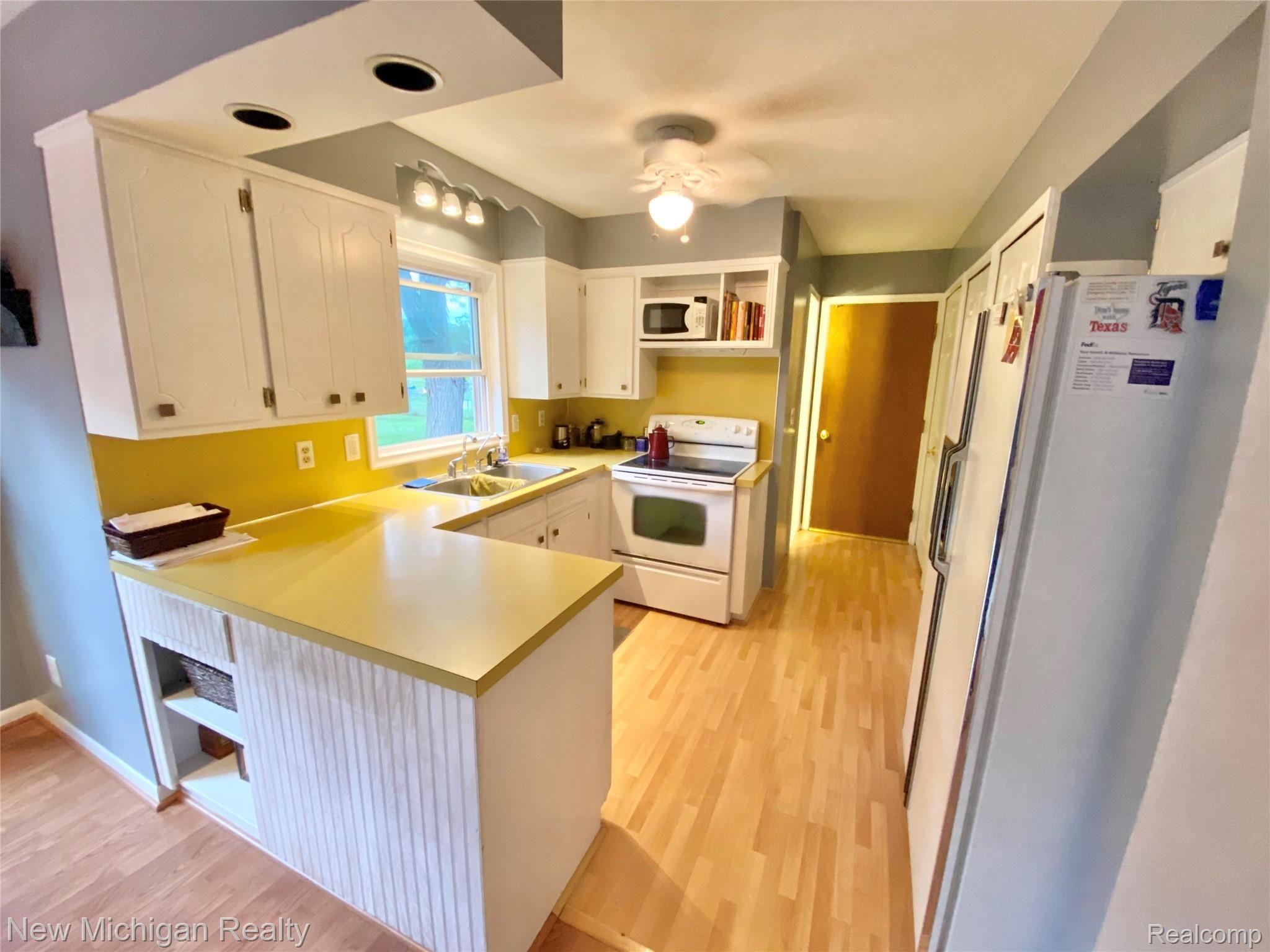 5035 Middleboro Road Grand Blanc, MI 48439 - Photo 6 of 27 0F4587C9-0609-4A13-B248-179431CC0AB5.jpeg