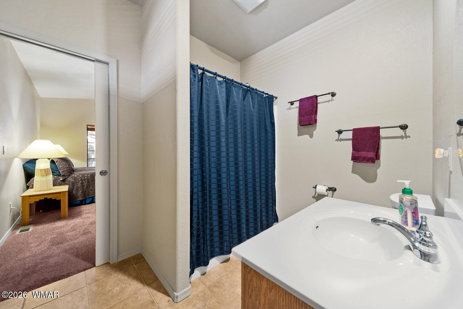2940 Constellation Lane Overgaard, AZ 85933 - Photo 26 of 86 En suite bath for this bedroom