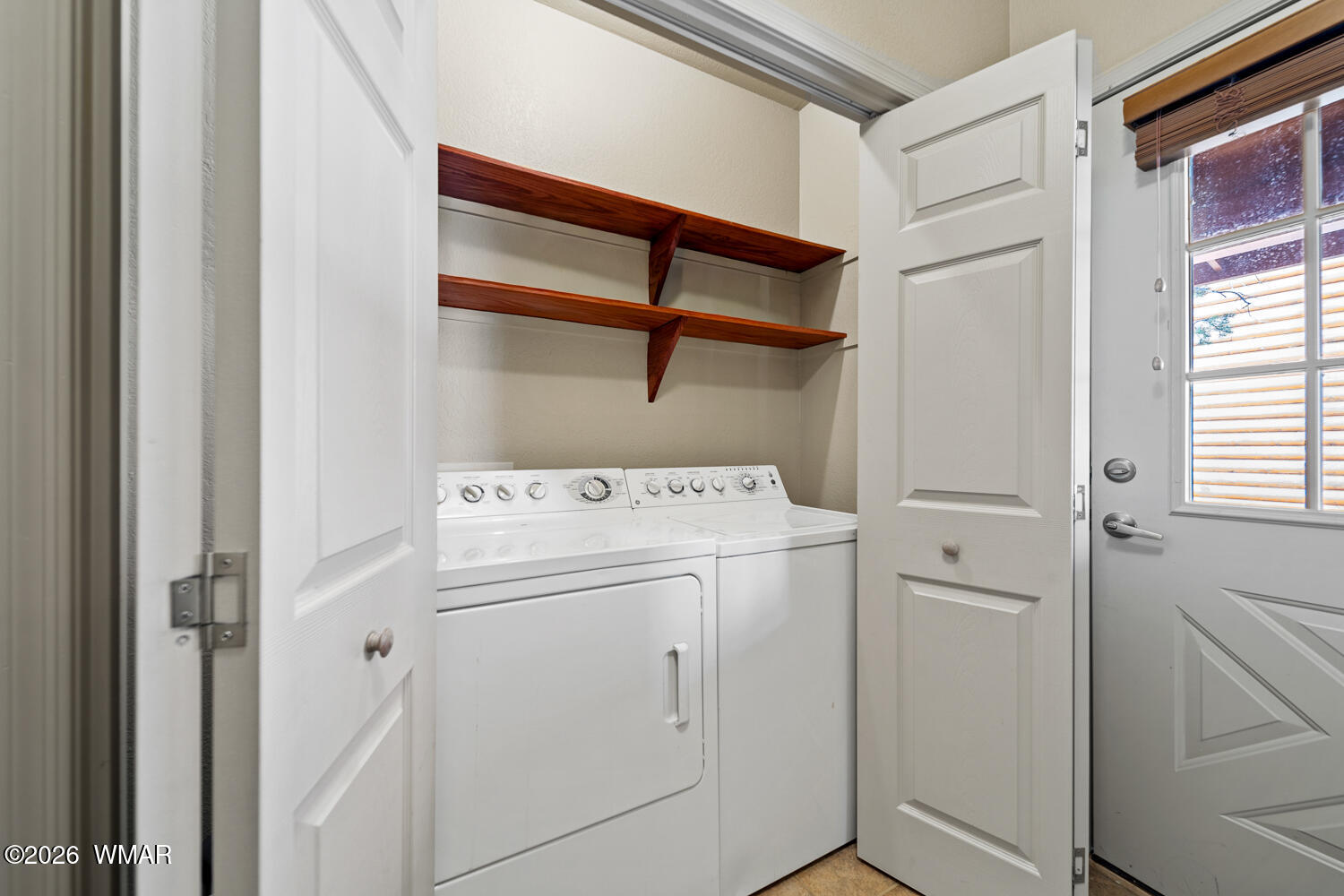 2940 Constellation Lane Overgaard, AZ 85933 - Photo 29 of 86 Laundry area in this roo
