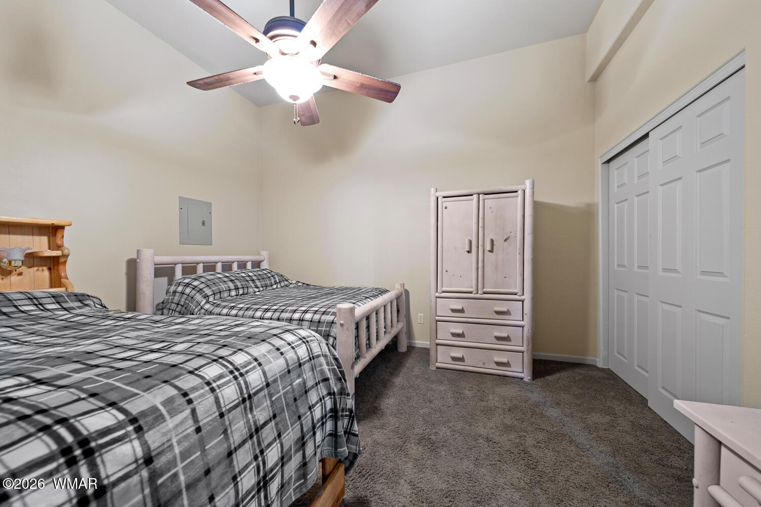2940 Constellation Lane Overgaard, AZ 85933 - Photo 40 of 86 Many uses for this space