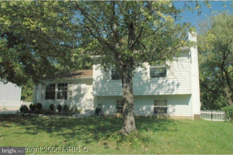 1201 East Beech Road Sterling, VA 20164 - Photo 2 of 11 Exterior (Main)