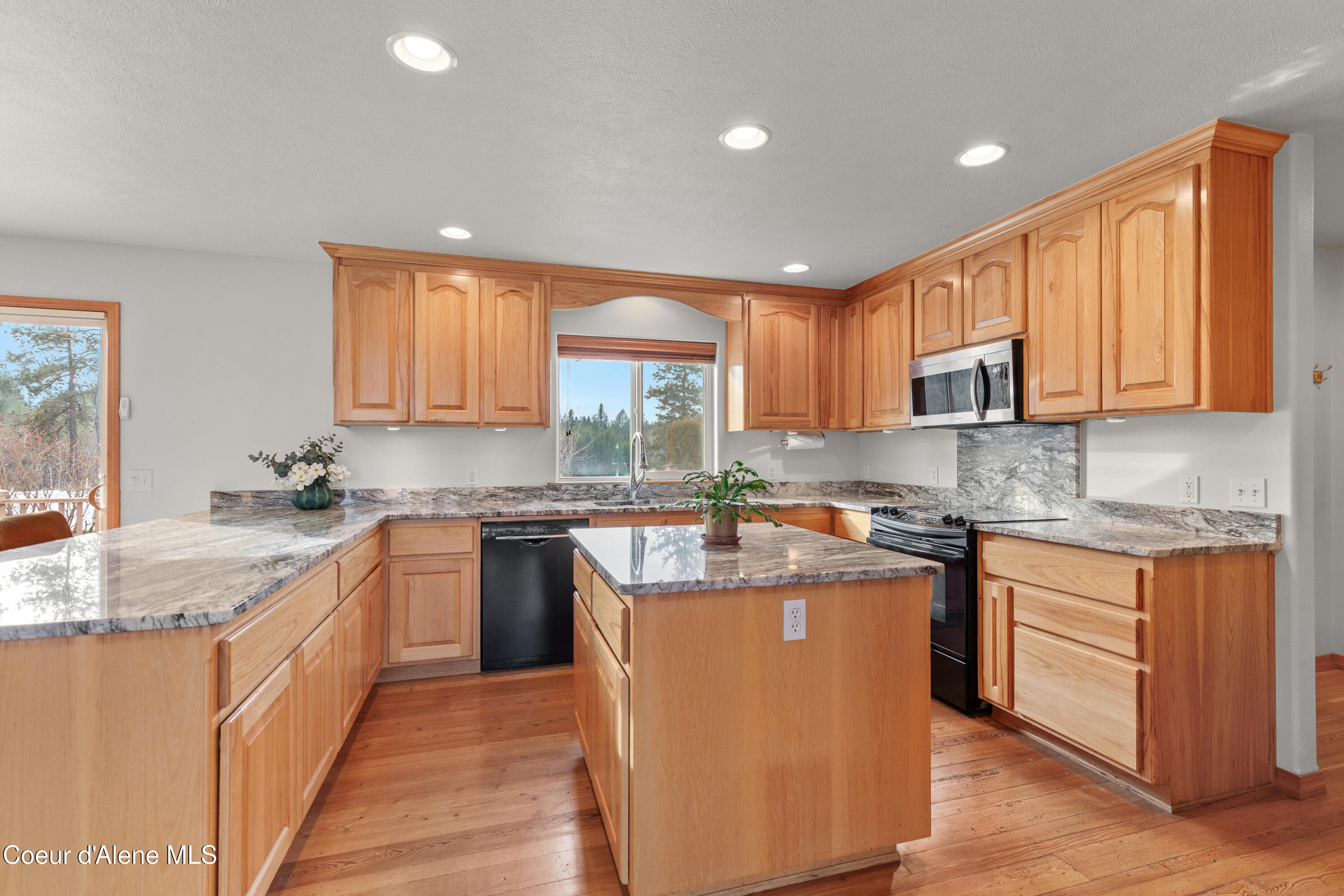 664 Stoneridge Road Blanchard, ID 83804 - Photo 11 of 40 Granite Counters