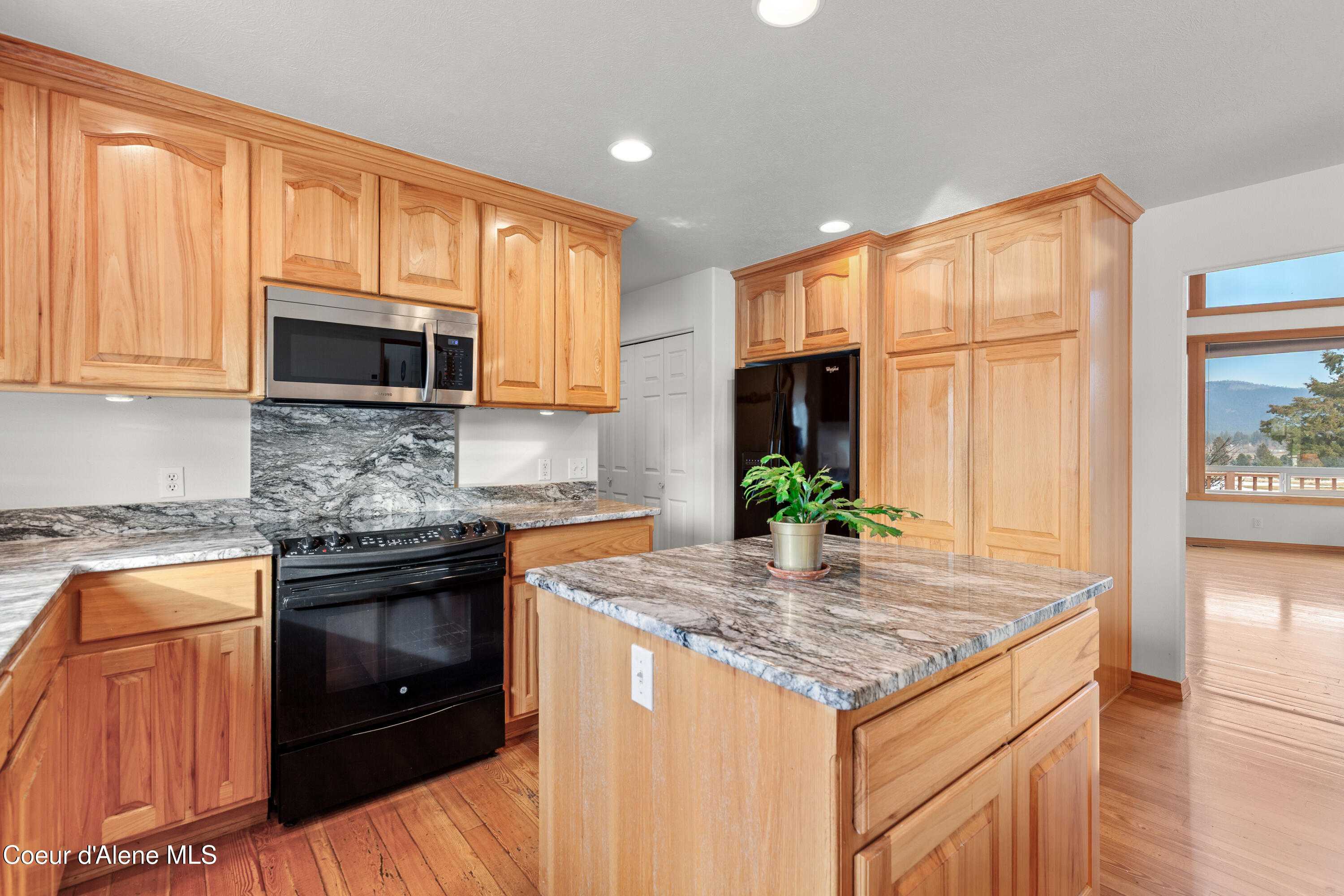 664 Stoneridge Road Blanchard, ID 83804 - Photo 13 of 40 Appliances Included