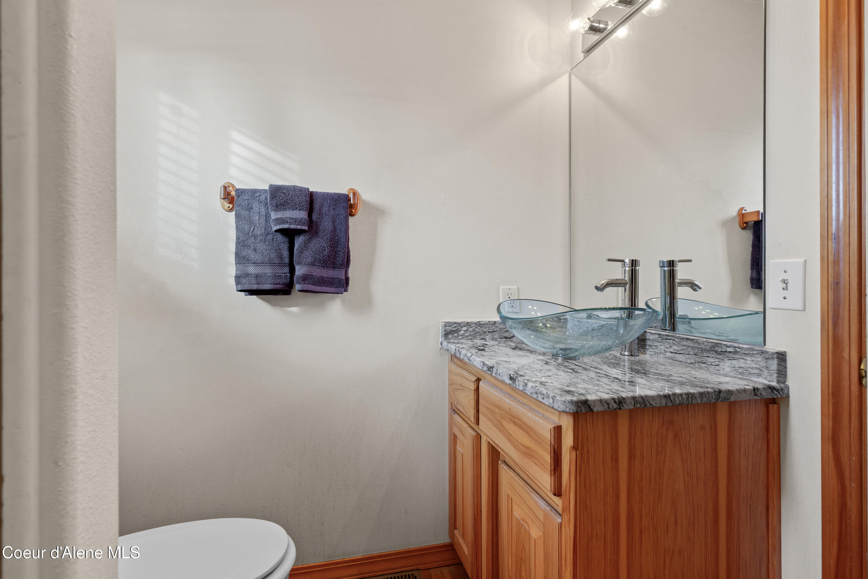 664 Stoneridge Road Blanchard, ID 83804 - Photo 14 of 40 Guest 1/2 Bath off Garage