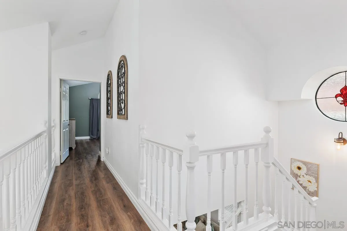 14680 Carmel Ridge Road San Diego, CA 92128 - Photo 17 of 33 a view of a hallway with entryway