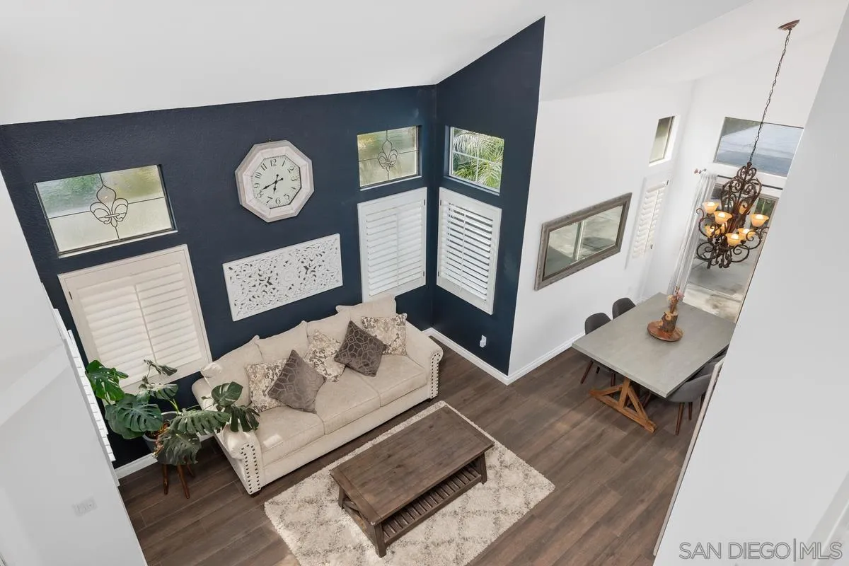 14680 Carmel Ridge Road San Diego, CA 92128 - Photo 18 of 33 a living room with furniture and next to a window
