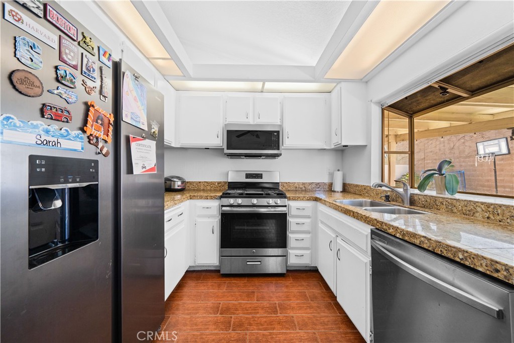 11571 Pinnacle Peak Court Rancho Cucamonga, CA 91737 - Photo 9 of 27