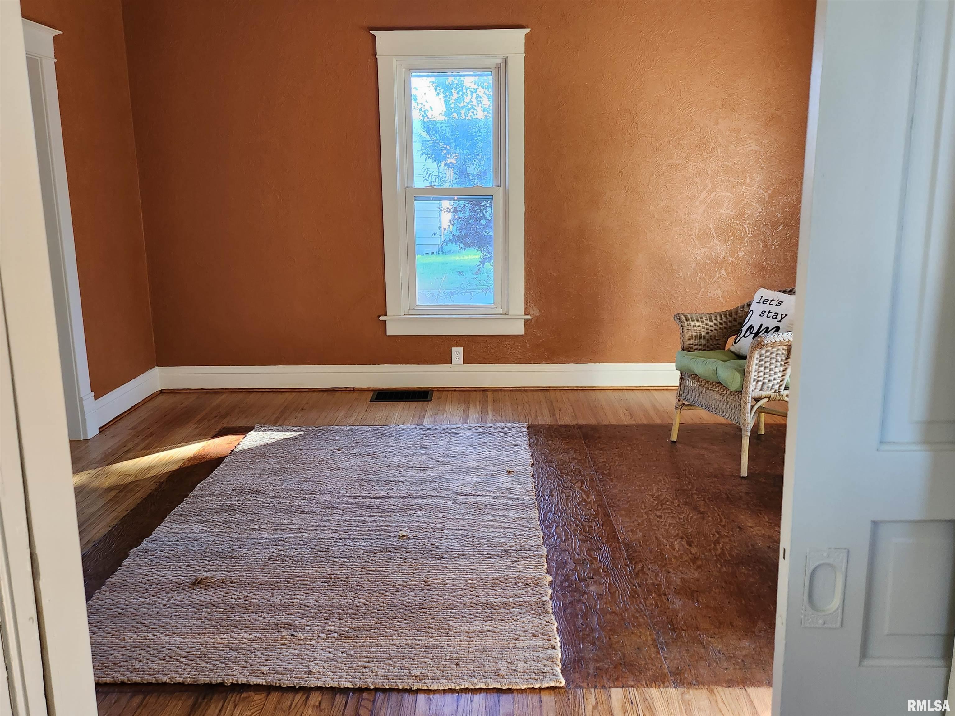 381 West Maple Street Canton, IL 61520 - Photo 13 of 48 Gallery Image 13