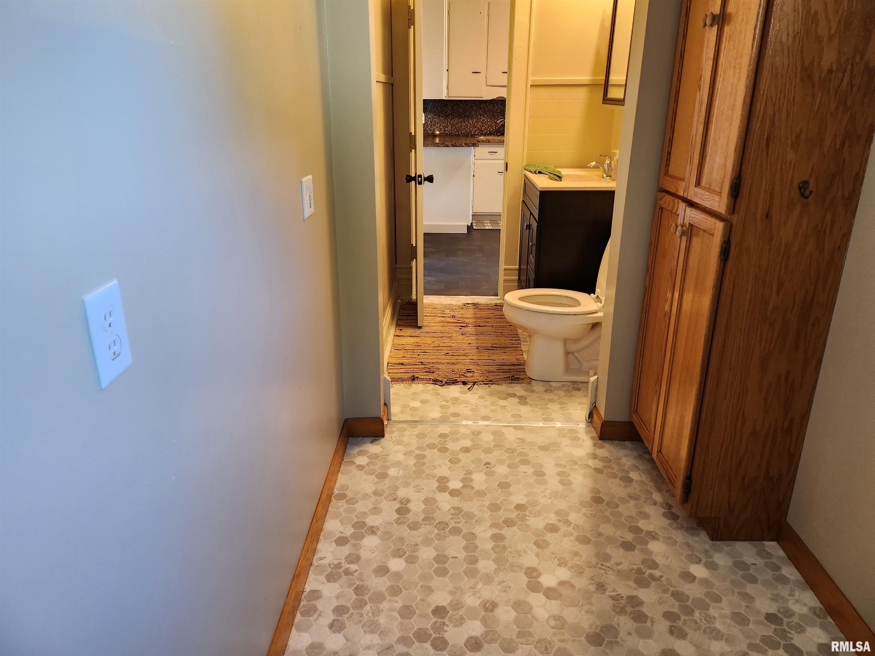 381 West Maple Street Canton, IL 61520 - Photo 27 of 48 Gallery Image 27