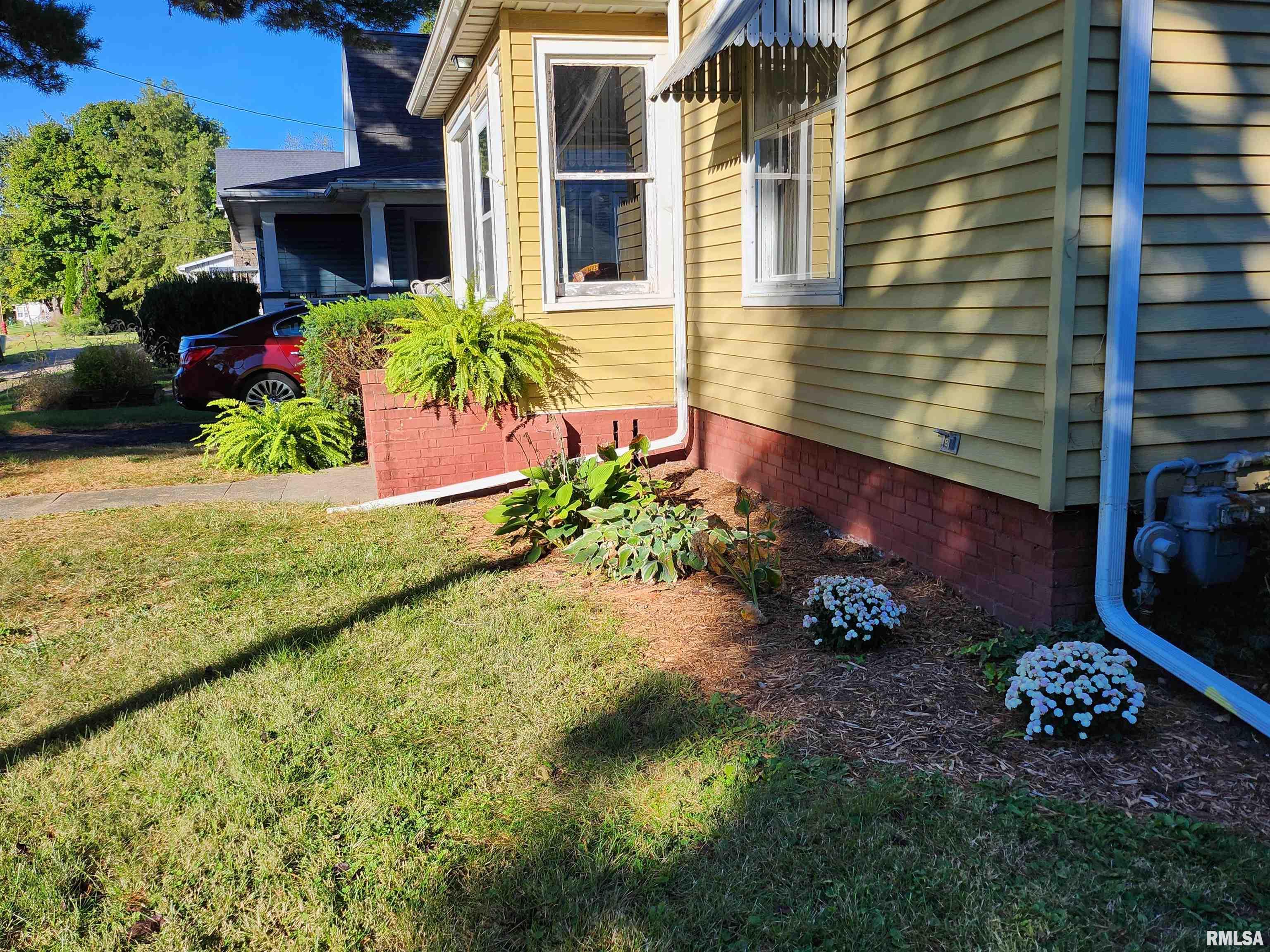 381 West Maple Street Canton, IL 61520 - Photo 4 of 48 Gallery Image 4