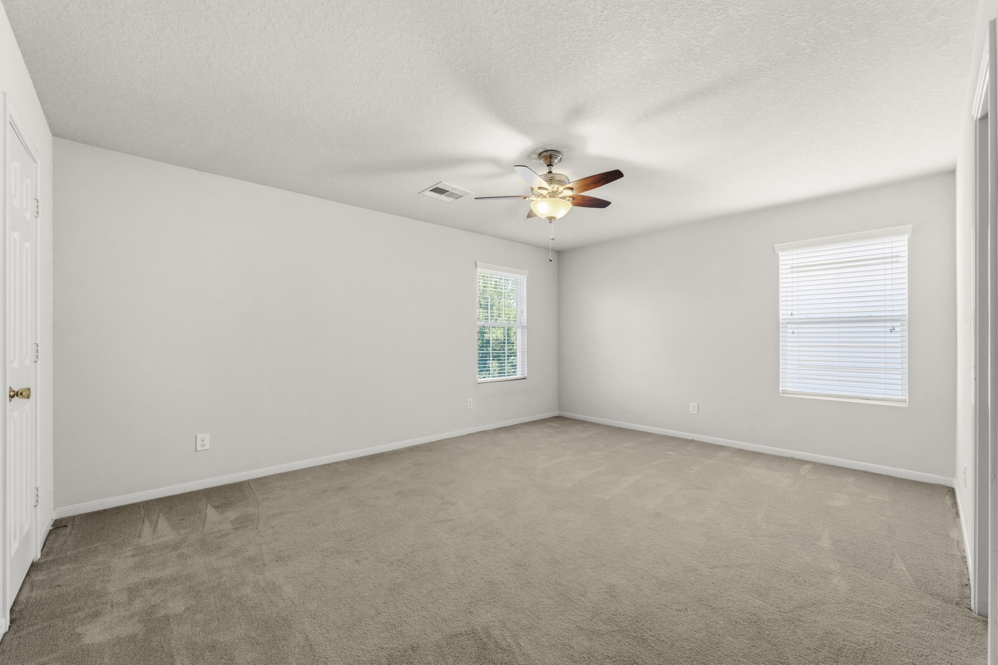 29526 Winton Wood Way Spring, TX 77386 - Photo 19 of 28 Large secondary Bedroom that connects to bathroom