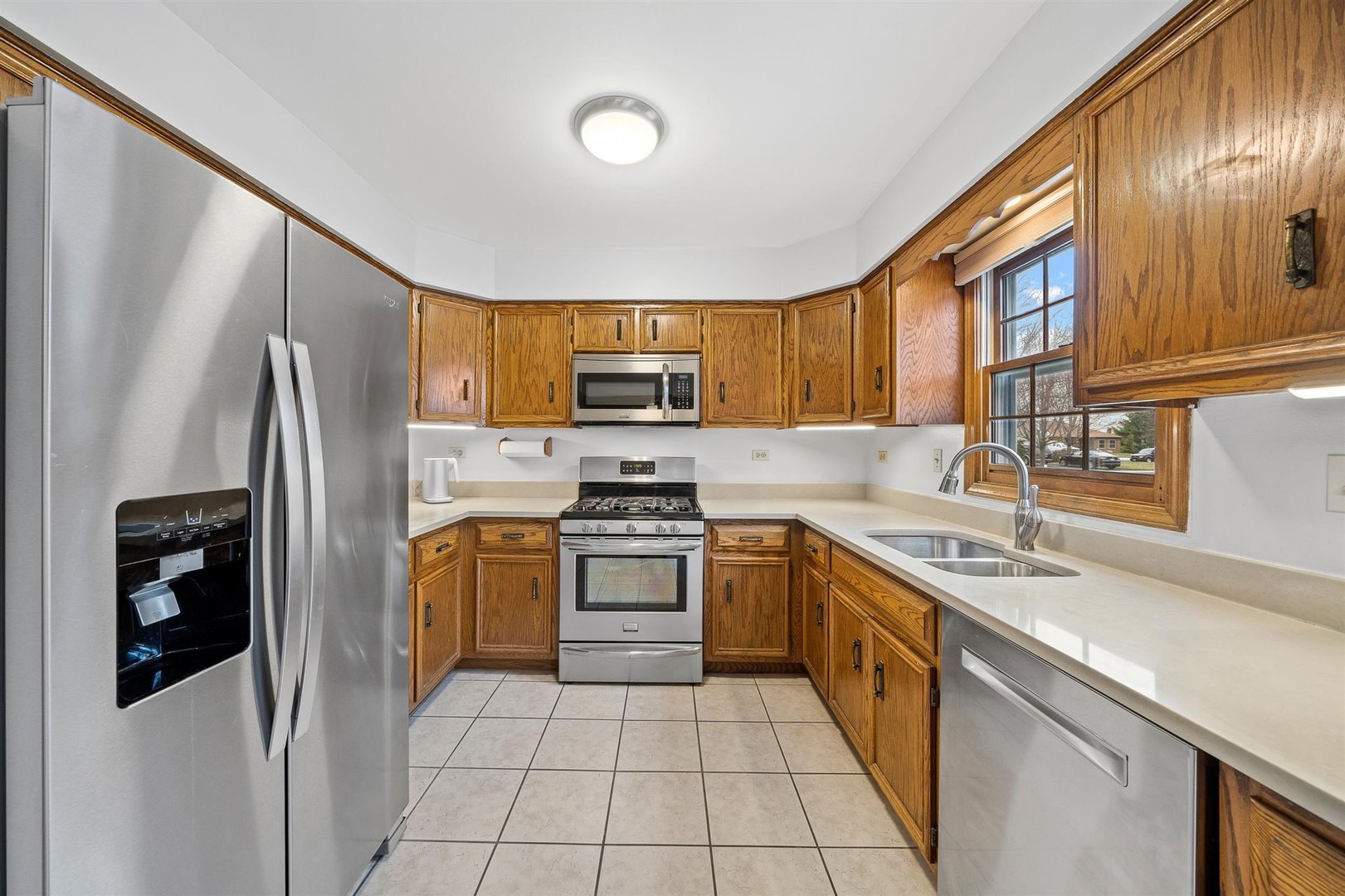 1025 Canyon Run Road Naperville, IL 60565 - Photo 11 of 31