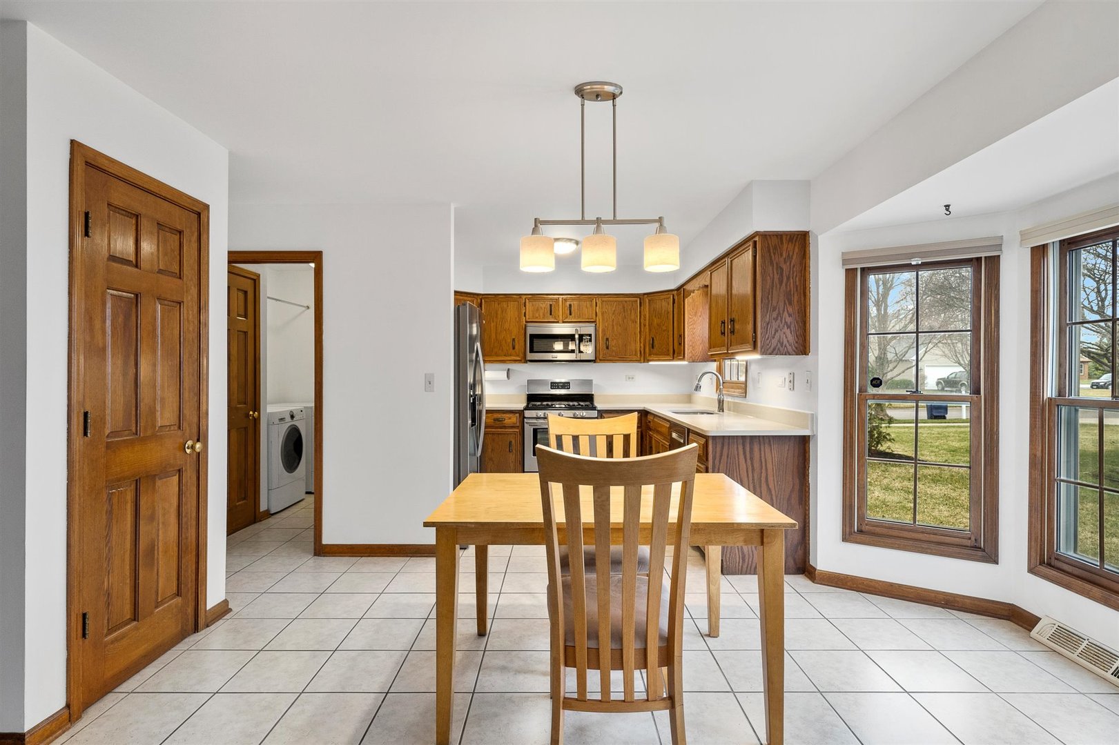 1025 Canyon Run Road Naperville, IL 60565 - Photo 14 of 31