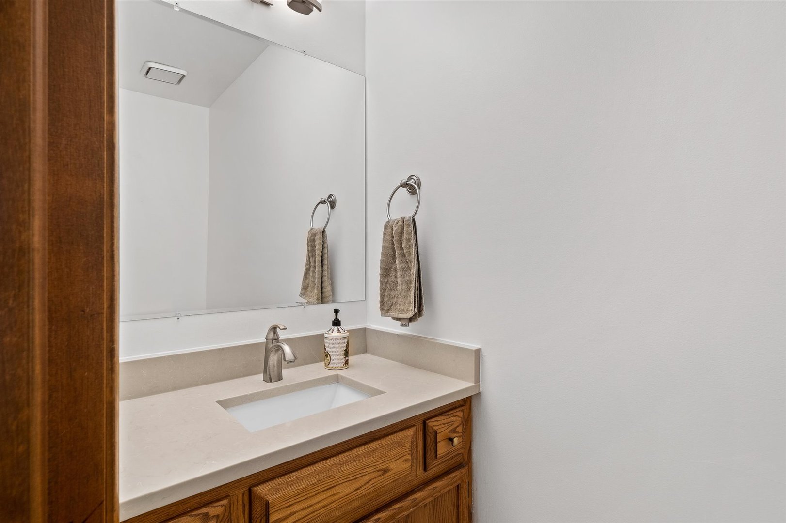 1025 Canyon Run Road Naperville, IL 60565 - Photo 15 of 31