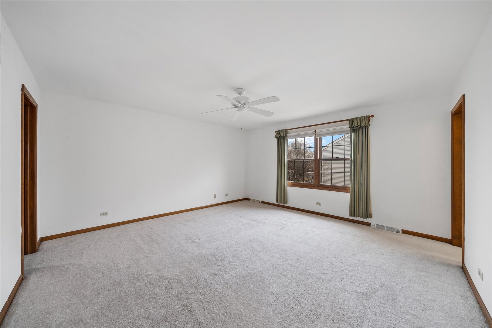 1025 Canyon Run Road Naperville, IL 60565 - Photo 16 of 31