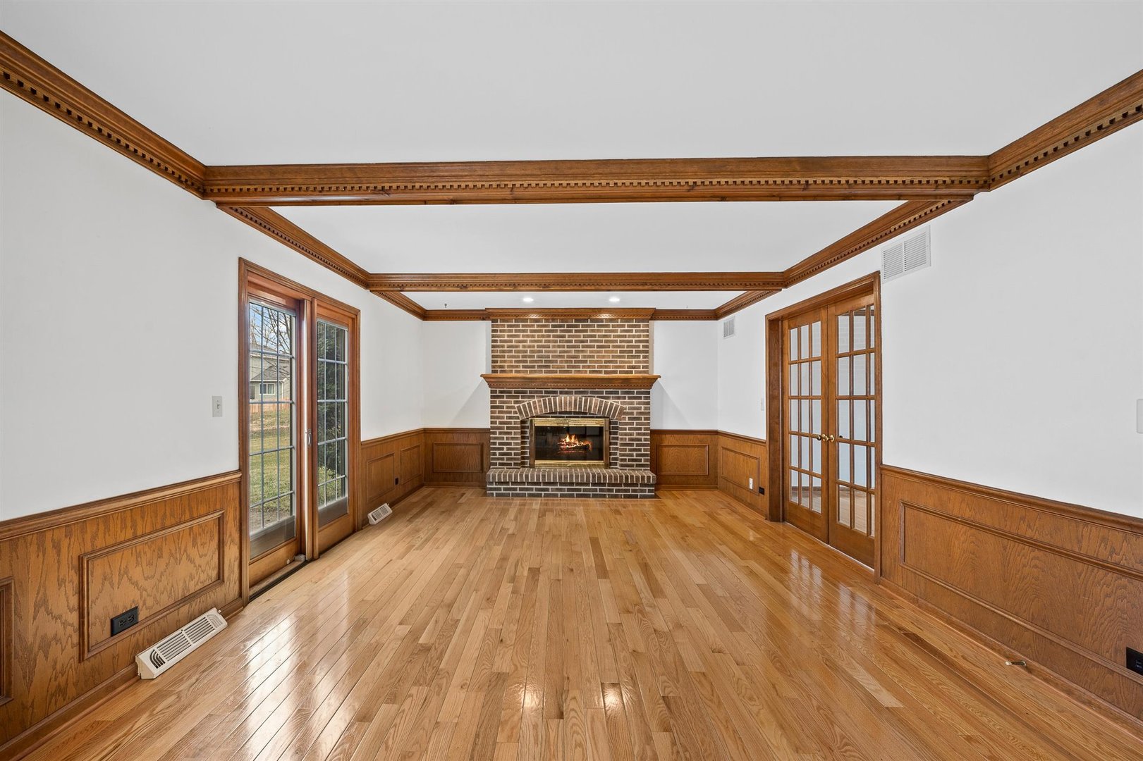 1025 Canyon Run Road Naperville, IL 60565 - Photo 9 of 31