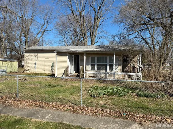 $20,000 | 218 East Jefferson Street, Girard, IL 62640