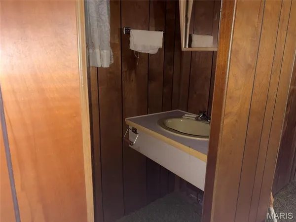 $20,000 | 218 East Jefferson Street, Girard, IL 62640