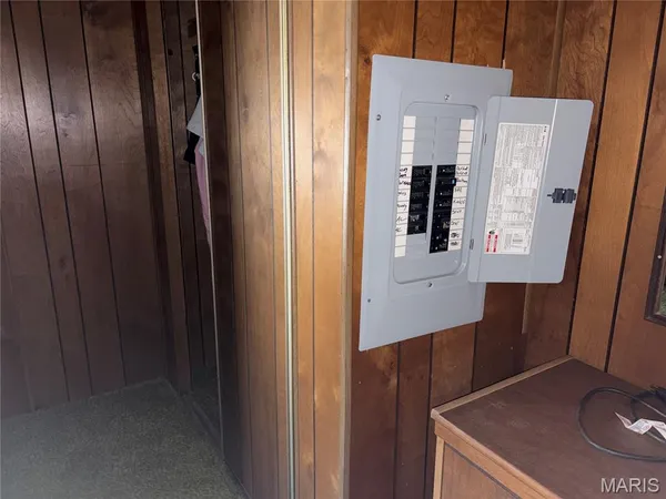 $20,000 | 218 East Jefferson Street, Girard, IL 62640