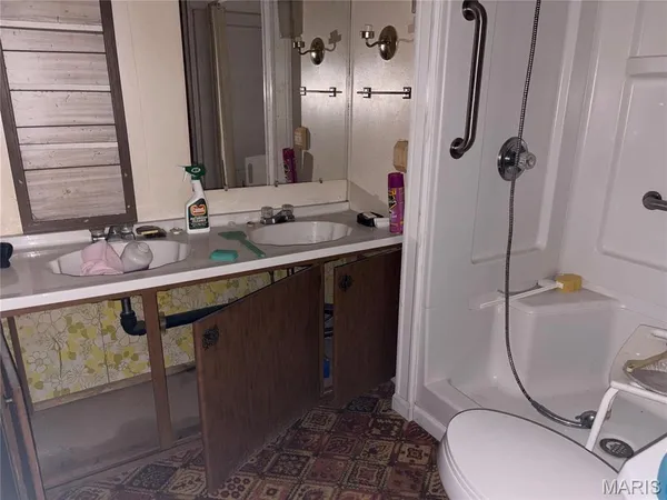 $20,000 | 218 East Jefferson Street, Girard, IL 62640