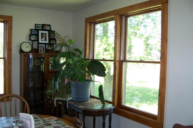 4265 North 3350 E Road Chatsworth, IL 60921 - Photo 7 of 22 a view of a window in a room