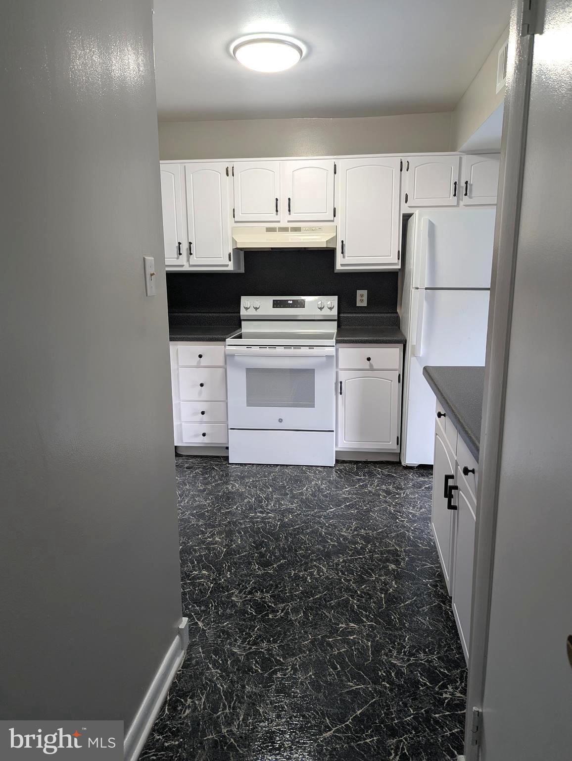 11386 Laurelwalk Drive, Unit 55 Laurel, MD 20708 - Photo 11 of 27 New Cooktop Stove