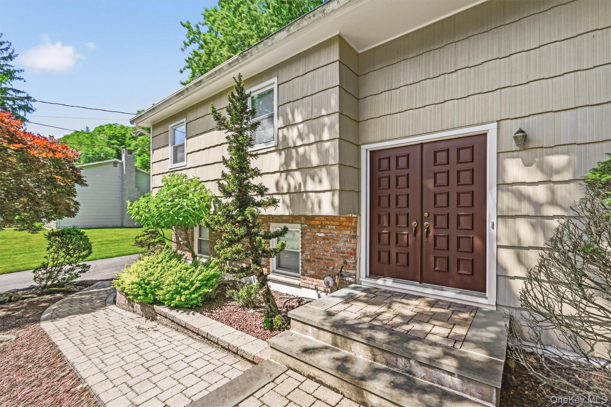 42 Sandy Brook Drive Spring Valley, NY 10977 - Photo 4 of 43
