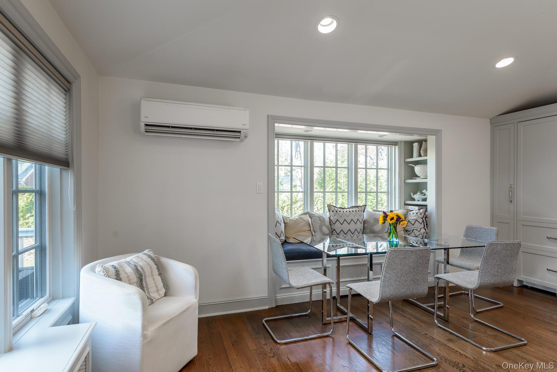 47 Whistler Road Manhasset, NY 11030 - Photo 13 of 31