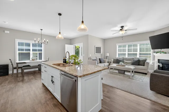 $435,000 | 4615 Bellflower Drive, DeForest, WI 53532