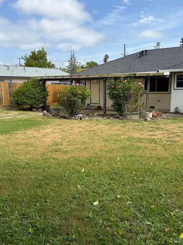 $730,000 | 525 Minahen Street, Napa, CA 94559