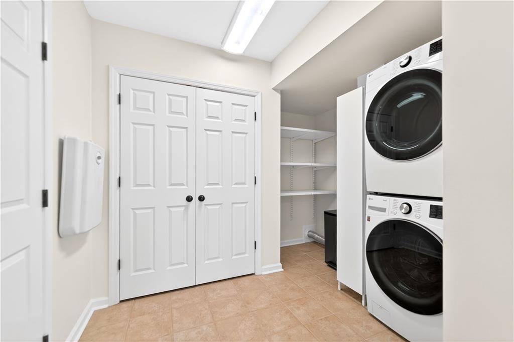 258 Evans Road Zelienople, PA 16063 - Photo 23 of 50 The mudroom/laundry room off the garage is also bright & clean!!