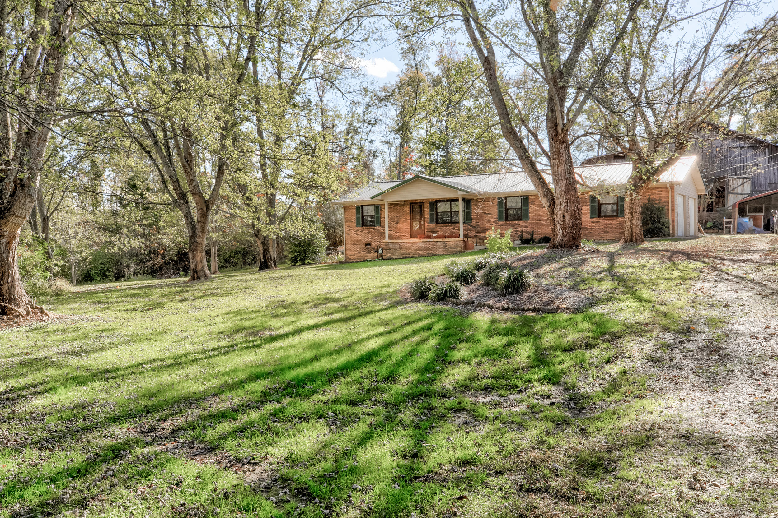 768 Davis Chapel Road La Follette, TN 37766 - Photo 3 of 33 Front