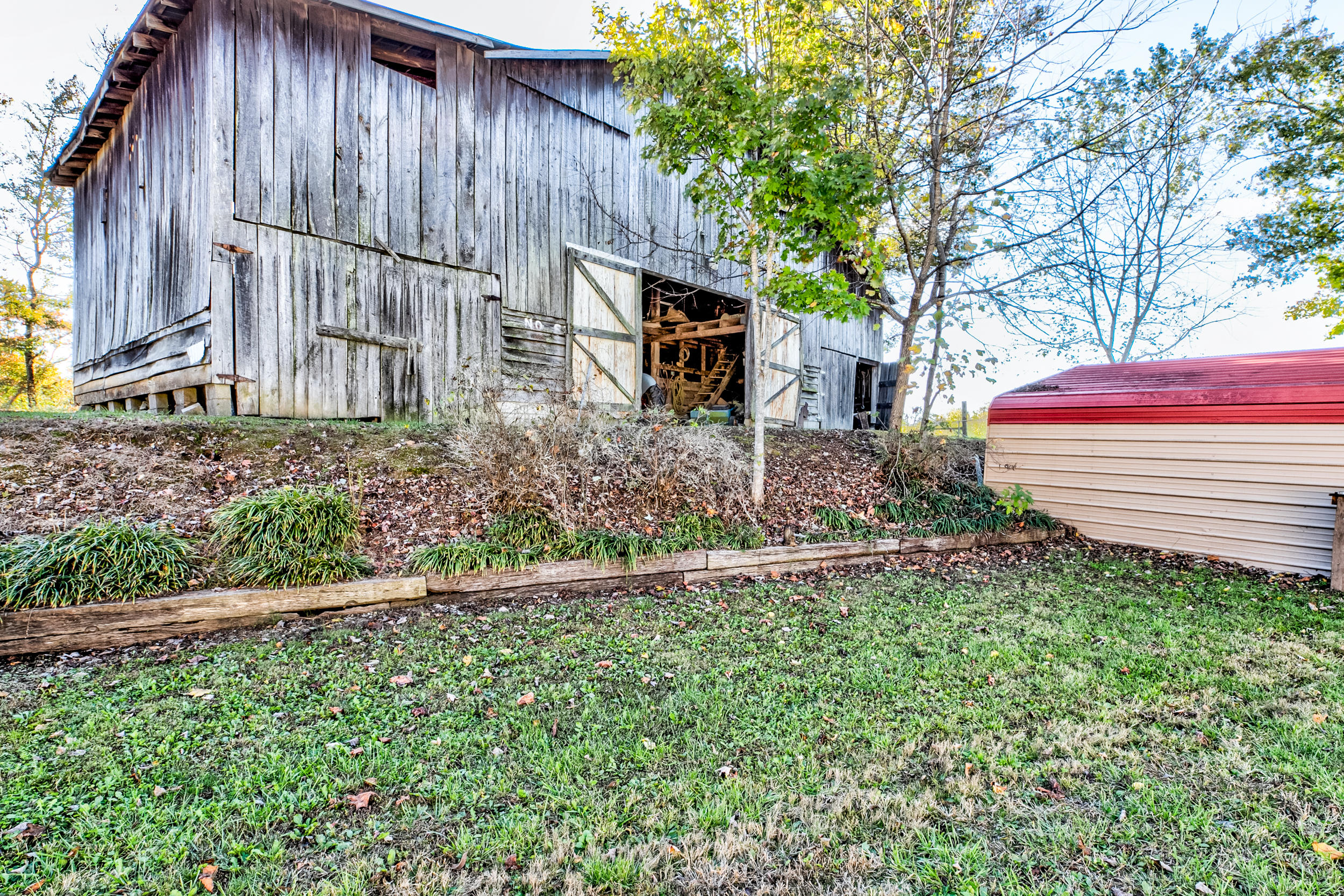 768 Davis Chapel Road La Follette, TN 37766 - Photo 30 of 33 barn