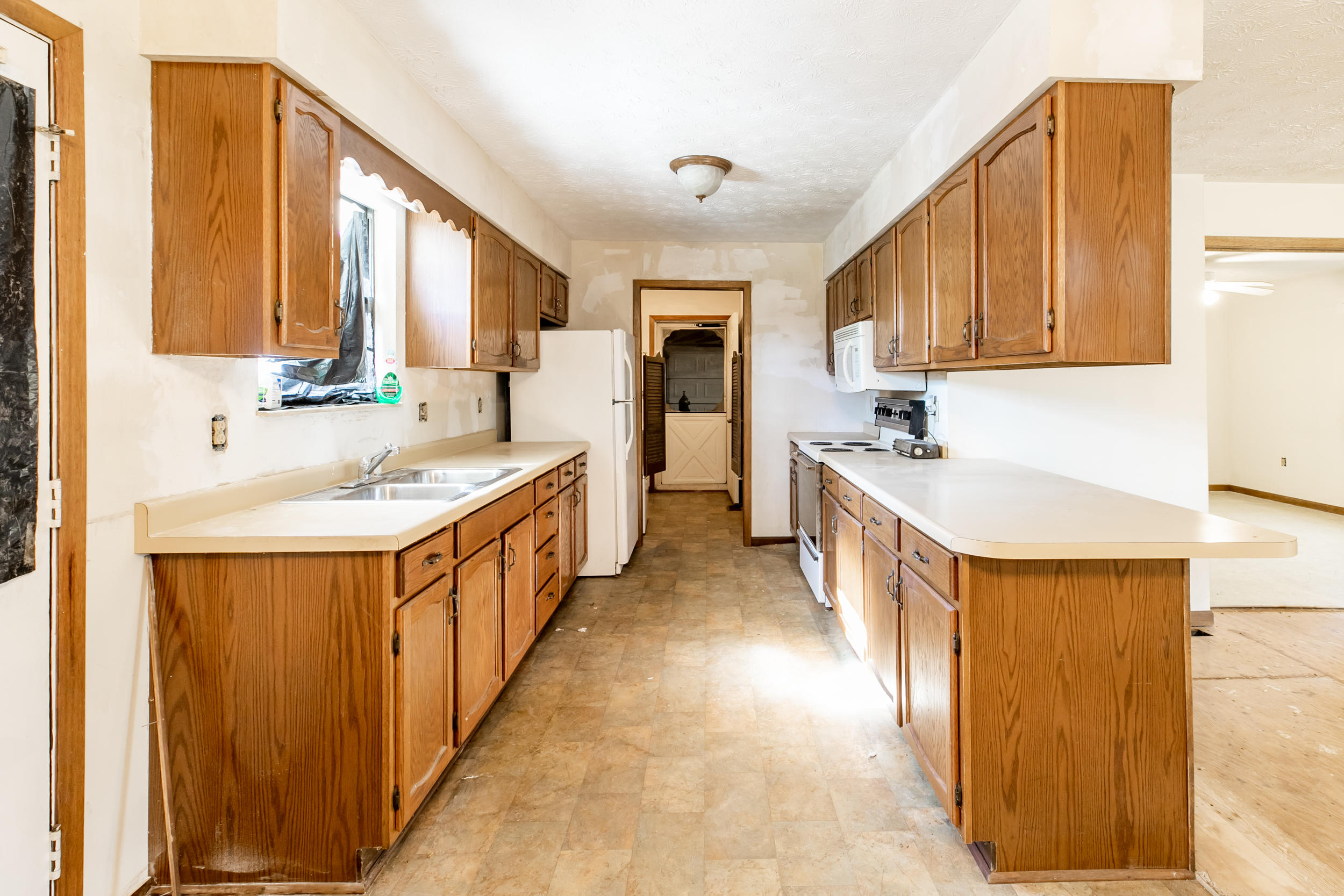 768 Davis Chapel Road La Follette, TN 37766 - Photo 6 of 33 kitchen