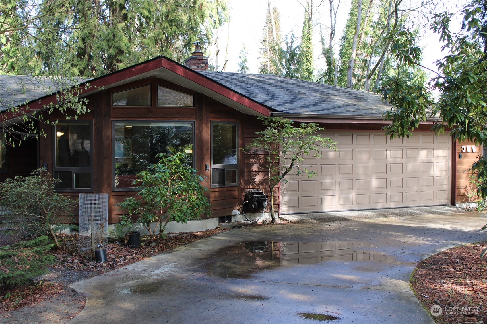 365 Dungeness Meadows Sequim, WA 98382 - Photo 28 of 28 a front view of a house with garden