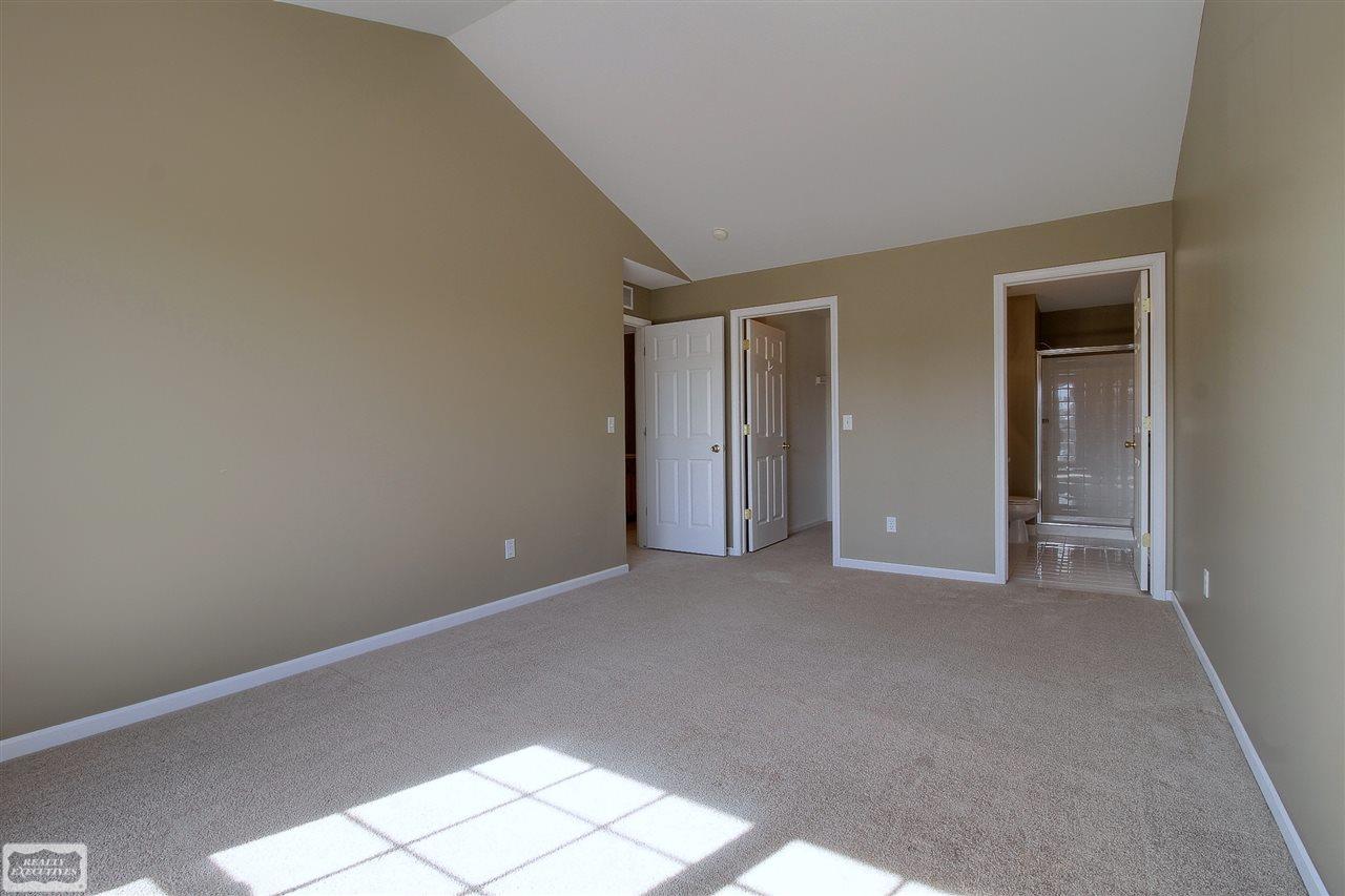 45955 Rhodes Drive Macomb, MI 48044 - Photo 20 of 27 31343361-19.JPG