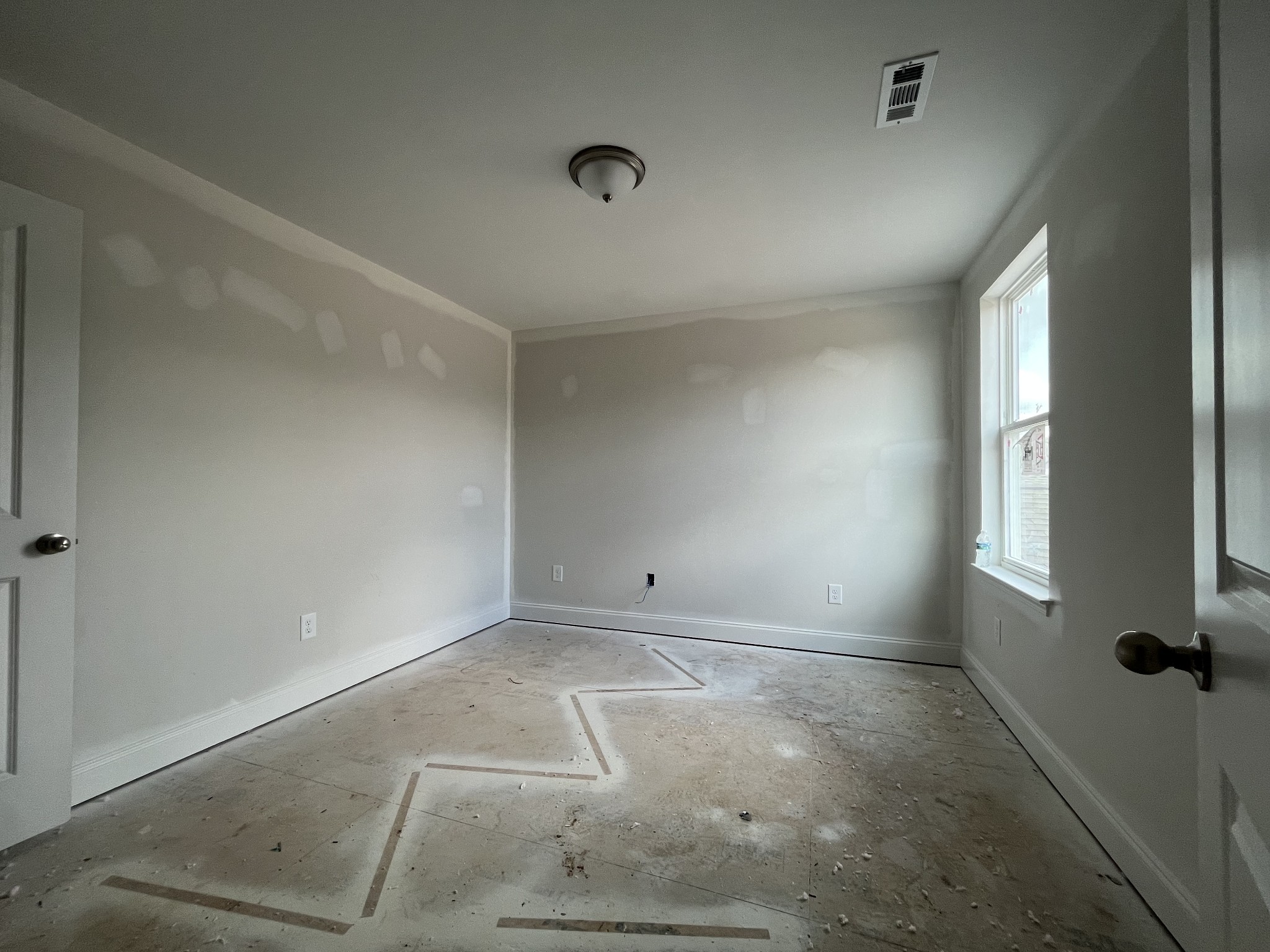 3267 Tasker Drive Nashville, TN 37013 - Photo 11 of 15 an empty room with windows