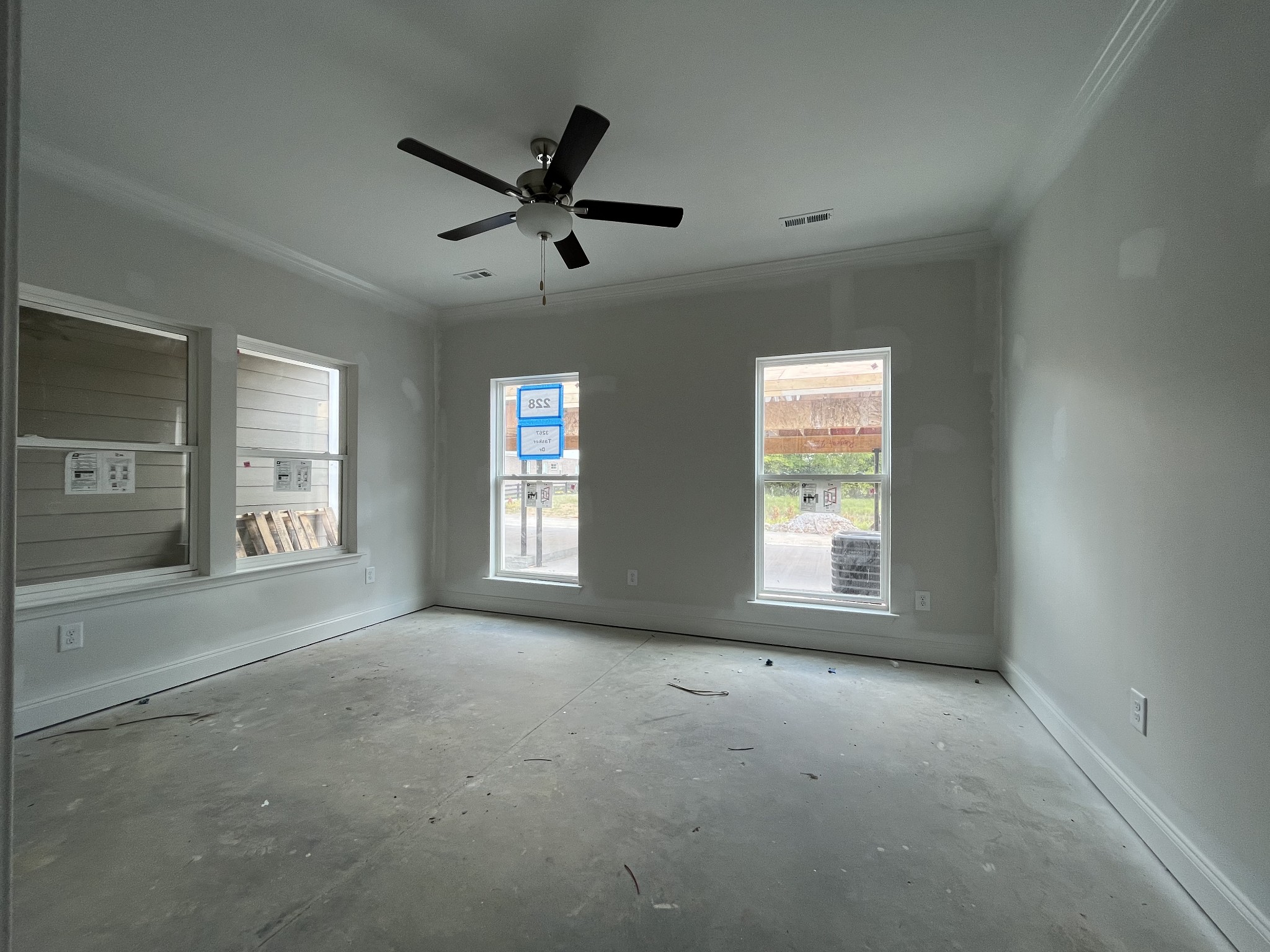 3267 Tasker Drive Nashville, TN 37013 - Photo 7 of 15 a view of a livingroom with a ceiling fan and window