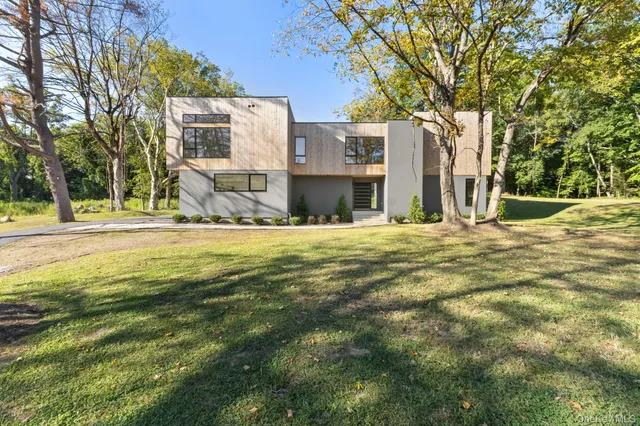 a house view with a outdoor space