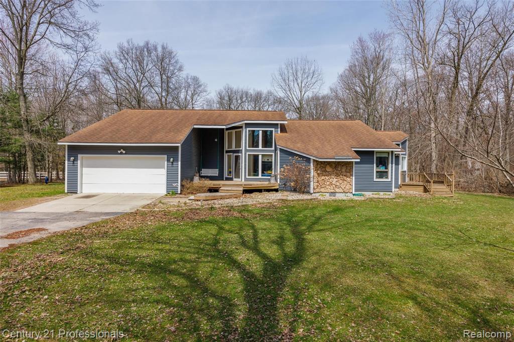 40760 Harris Road Belleville, MI 48111 - Photo 1 of 41