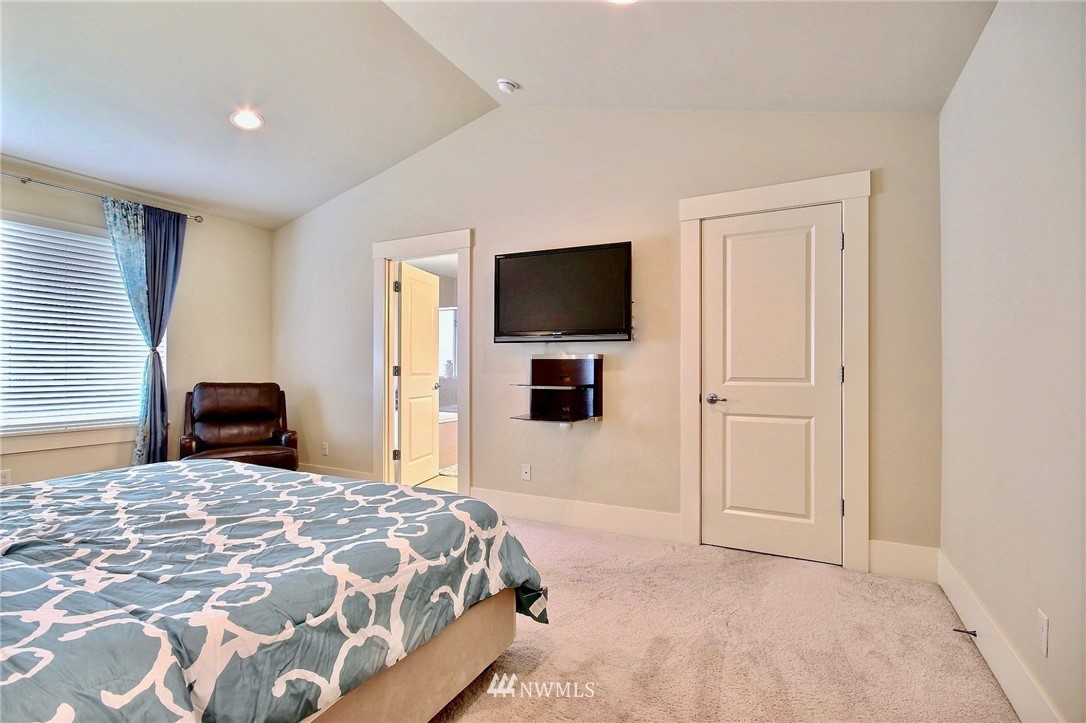 5220 Northeast 11th Court Renton, WA 98059 - Photo 12 of 24