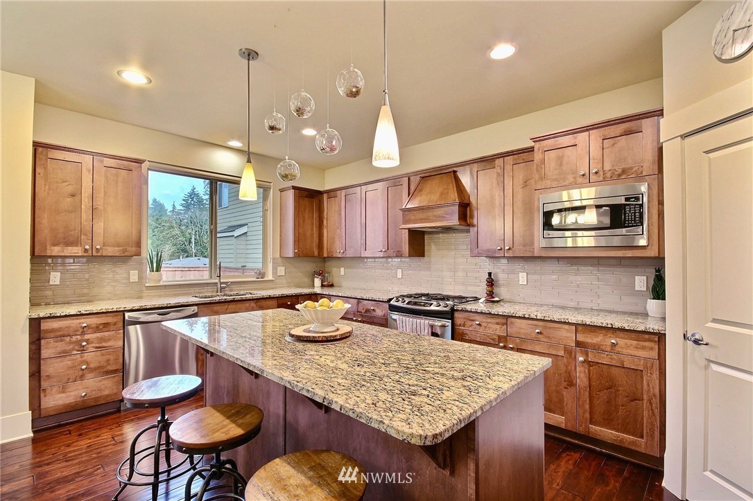 5220 Northeast 11th Court Renton, WA 98059 - Photo 3 of 24