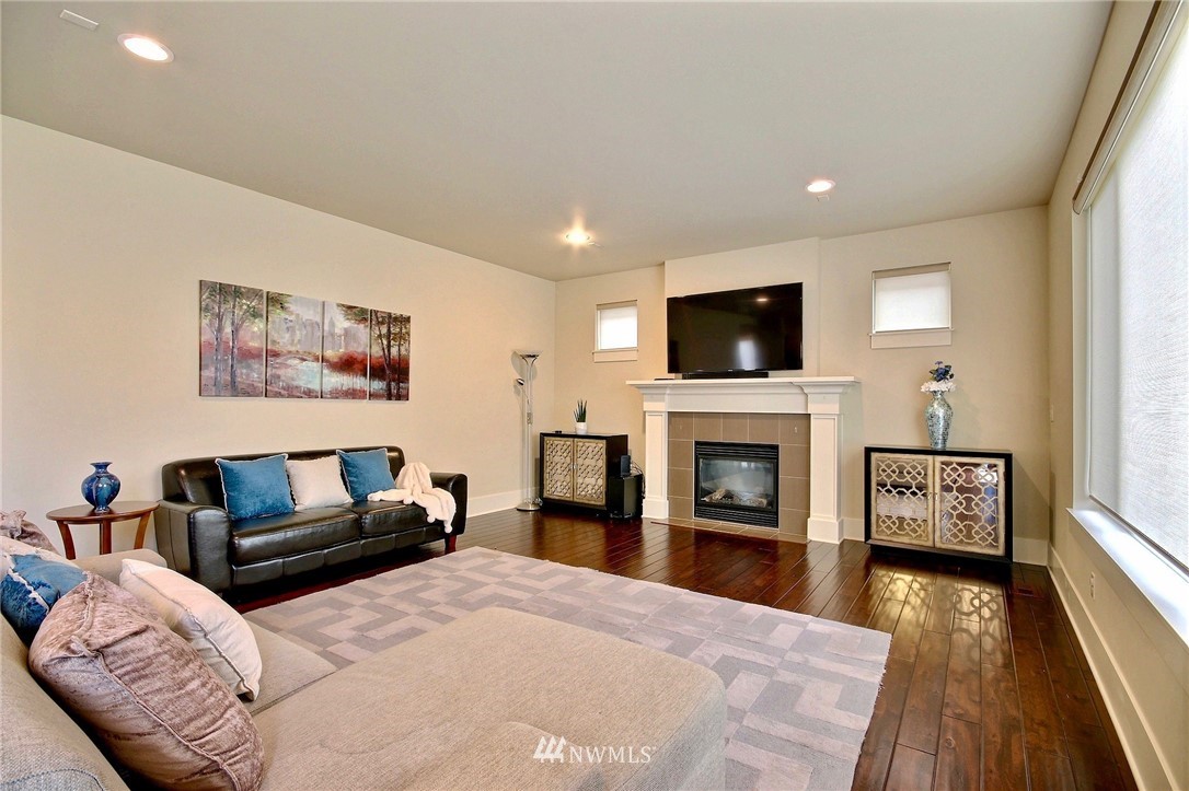 5220 Northeast 11th Court Renton, WA 98059 - Photo 8 of 24