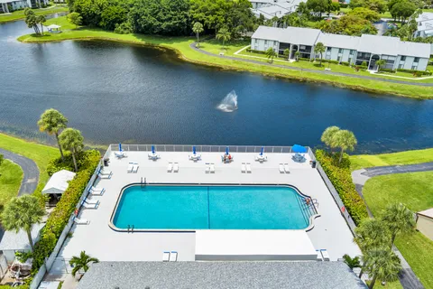 $260,000 | 1008 Green Pine Boulevard, Unit H3, West Palm Beach, FL 33409